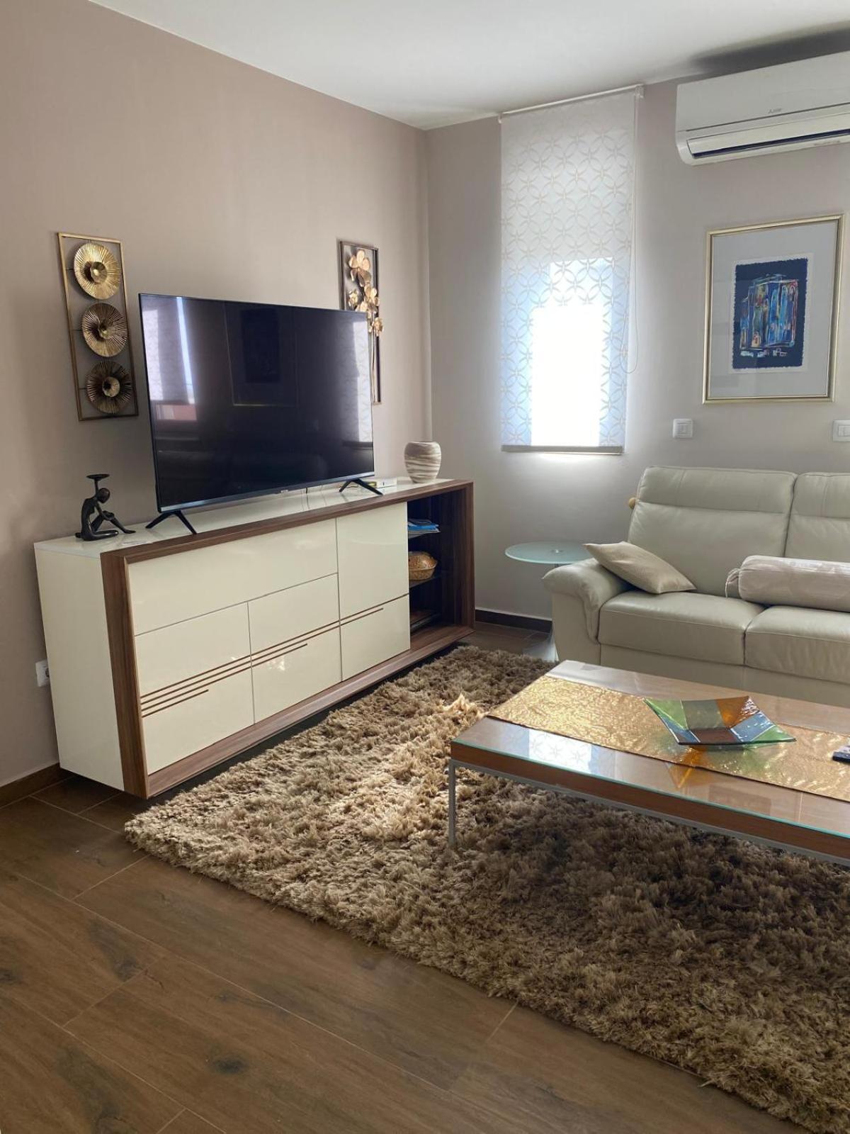 Apartments Luana With Private Jacuzzi Zadar Eksteriør billede
