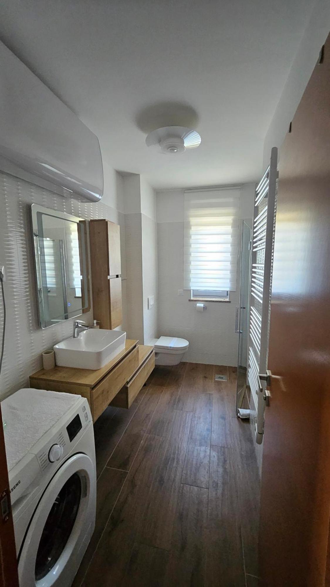 Apartments Luana With Private Jacuzzi Zadar Eksteriør billede