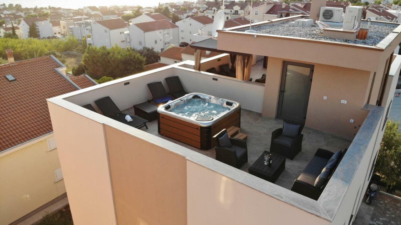 Apartments Luana With Private Jacuzzi Zadar Eksteriør billede
